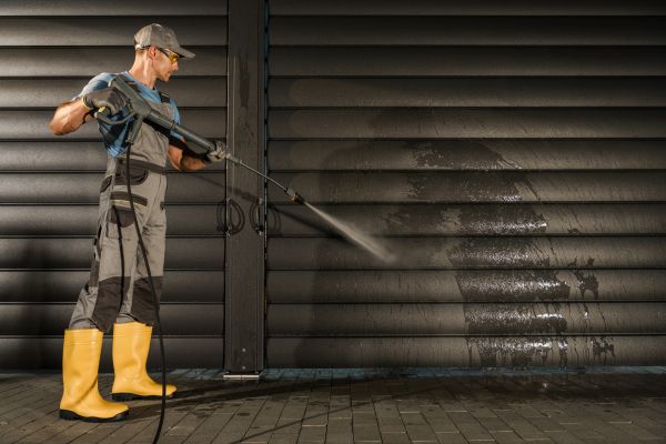 Cost of Garage Power Washing in Knoxville