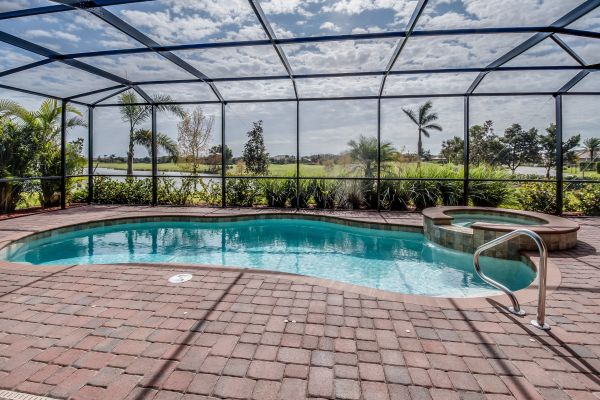 Cost of Pool Enclosure Cleaning in Knoxville