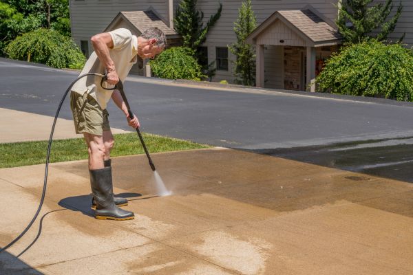 Concrete Pressure Cleaning in Knoxville