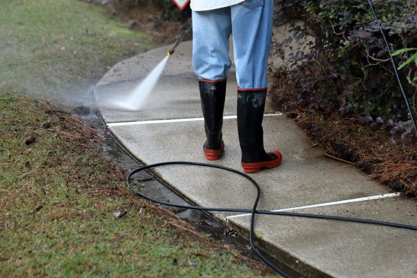 Sidewalk Pressure Cleaning in Knoxville