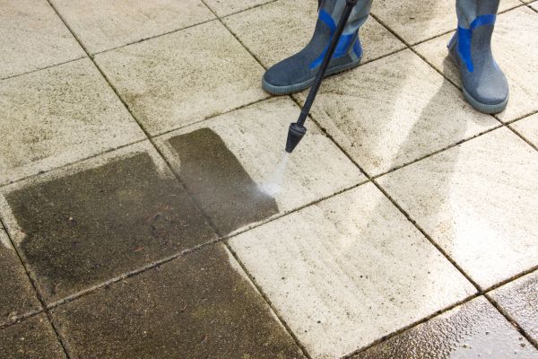 Cost of Outdoor Concrete Cleaning in Knoxville