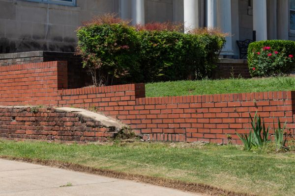 Cost of Retaining Wall Cleaning in Knoxville